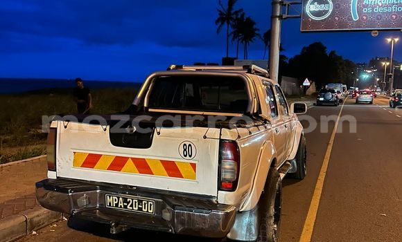 Nunua Ilio tumika Nissan Hardbody Nyeupe Gari ndani ya Maputo nchini Maputo Nunua Ilio tumika Nissan Hardbody Nyeupe Gari ndani ya Maputo nchini Maputo