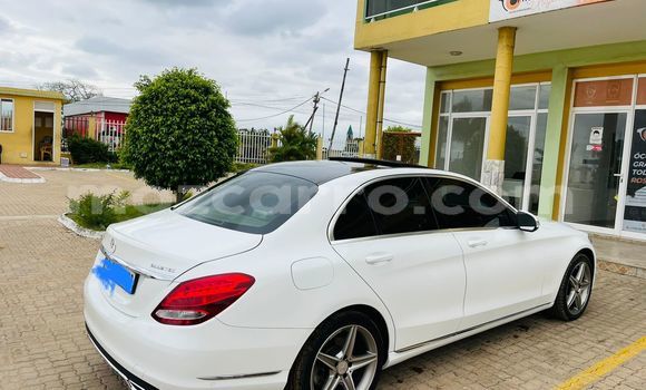 Comprar Usado Mercedes‒Benz C-Class Branco Carro em Maputo em Maputo Comprar Usado Mercedes‒Benz C-Class Branco Carro em Maputo em Maputo