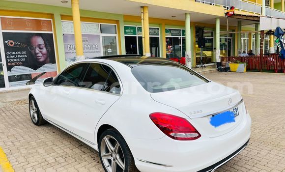 Comprar Usado Mercedes‒Benz C-Class Branco Carro em Maputo em Maputo Comprar Usado Mercedes‒Benz C-Class Branco Carro em Maputo em Maputo