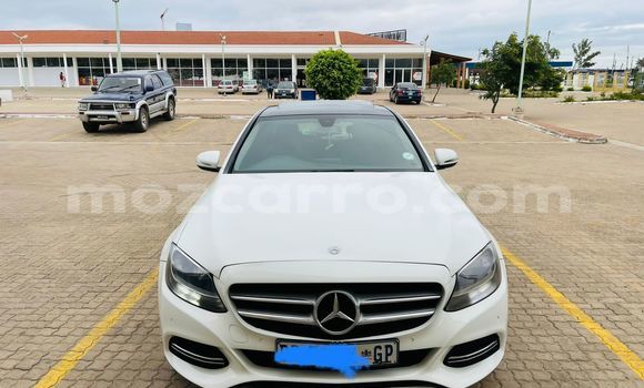 Comprar Usado Mercedes‒Benz C-Class Branco Carro em Maputo em Maputo Comprar Usado Mercedes‒Benz C-Class Branco Carro em Maputo em Maputo