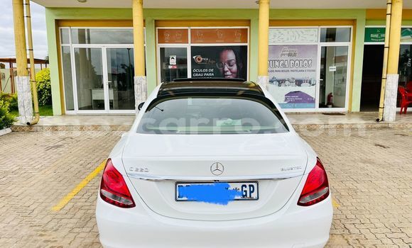 Comprar Usado Mercedes‒Benz C-Class Branco Carro em Maputo em Maputo Comprar Usado Mercedes‒Benz C-Class Branco Carro em Maputo em Maputo