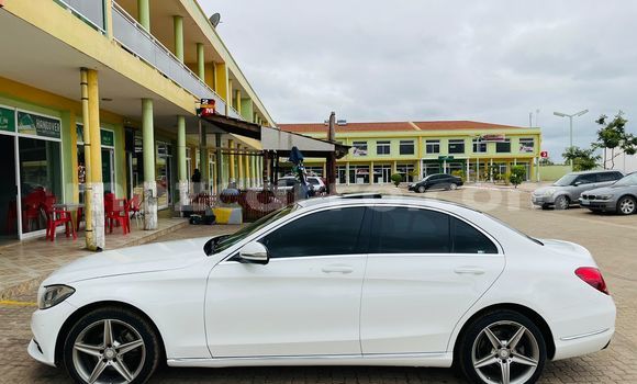 Comprar Usado Mercedes‒Benz C-Class Branco Carro em Maputo em Maputo Comprar Usado Mercedes‒Benz C-Class Branco Carro em Maputo em Maputo