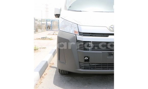 Comprar Importar Toyota Hiace Branco Carro em Import - Dubai em Cabo Delgado Comprar Importar Toyota Hiace Branco Carro em Import - Dubai em Cabo Delgado