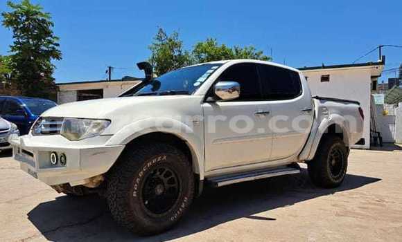 Buy Used Mitsubishi Triton White Car in Maputo in Maputo Buy Used Mitsubishi Triton White Car in Maputo in Maputo