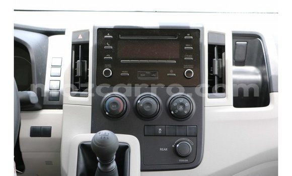Comprar Importar Toyota Hiace Branco Carro em Import - Dubai em Cabo Delgado Comprar Importar Toyota Hiace Branco Carro em Import - Dubai em Cabo Delgado