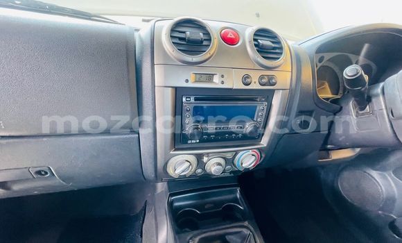 Comprar Usado Isuzu KB Branco Carro em Maputo em Maputo Comprar Usado Isuzu KB Branco Carro em Maputo em Maputo