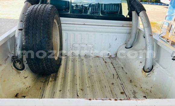 Comprar Usado Isuzu KB Branco Carro em Maputo em Maputo Comprar Usado Isuzu KB Branco Carro em Maputo em Maputo