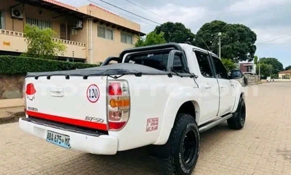 Nunua Ilio tumika Mazda BT-50 Nyeupe Gari ndani ya Maputo nchini Maputo Nunua Ilio tumika Mazda BT-50 Nyeupe Gari ndani ya Maputo nchini Maputo