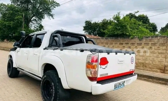 Nunua Ilio tumika Mazda BT-50 Nyeupe Gari ndani ya Maputo nchini Maputo Nunua Ilio tumika Mazda BT-50 Nyeupe Gari ndani ya Maputo nchini Maputo