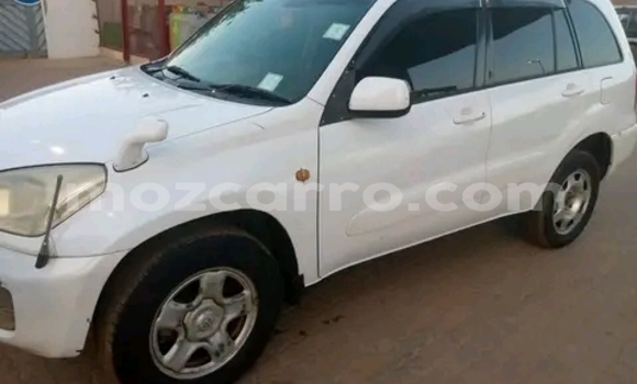 Nunua Ilio tumika Toyota RAV4 Nyeupe Gari ndani ya Maputo nchini Maputo Nunua Ilio tumika Toyota RAV4 Nyeupe Gari ndani ya Maputo nchini Maputo