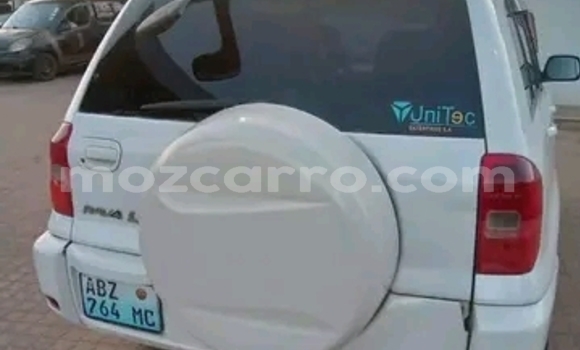 Nunua Ilio tumika Toyota RAV4 Nyeupe Gari ndani ya Maputo nchini Maputo Nunua Ilio tumika Toyota RAV4 Nyeupe Gari ndani ya Maputo nchini Maputo