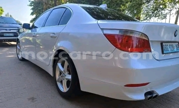 Nunua Ilio tumika BMW 5-Series Nyeupe Gari ndani ya Maputo nchini Maputo Nunua Ilio tumika BMW 5-Series Nyeupe Gari ndani ya Maputo nchini Maputo