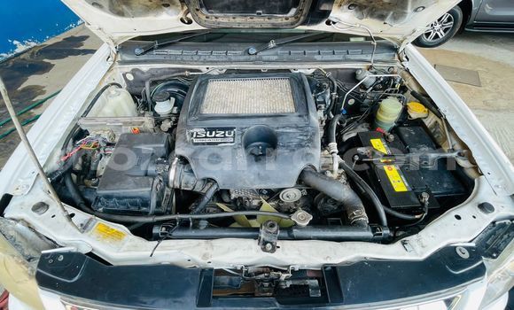 Tenga Tsaru Isuzu D-MAX Chena Mota in Maputo in Maputo Tenga Tsaru Isuzu D-MAX Chena Mota in Maputo in Maputo