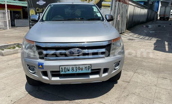 Nunua Ilio tumika Toyota Hilux Nyingine Gari ndani ya Maputo nchini Maputo Nunua Ilio tumika Toyota Hilux Nyingine Gari ndani ya Maputo nchini Maputo