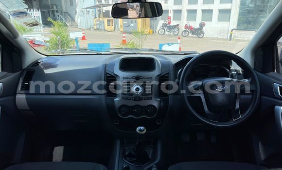 Nunua Ilio tumika Toyota Hilux Nyingine Gari ndani ya Maputo nchini Maputo Nunua Ilio tumika Toyota Hilux Nyingine Gari ndani ya Maputo nchini Maputo
