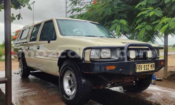 Nunua Ilio tumika Isuzu KB Brown Gari ndani ya Maputo nchini Maputo Nunua Ilio tumika Isuzu KB Brown Gari ndani ya Maputo nchini Maputo