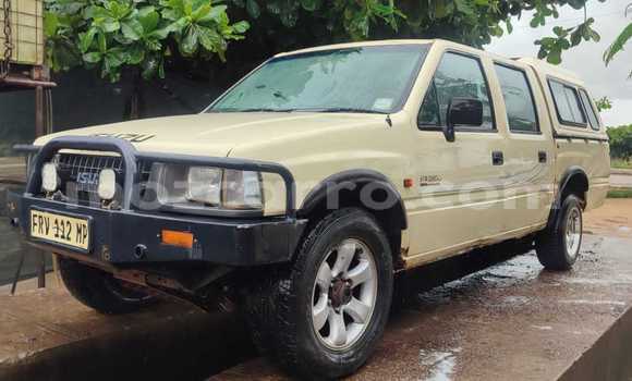 Nunua Ilio tumika Isuzu KB Brown Gari ndani ya Maputo nchini Maputo Nunua Ilio tumika Isuzu KB Brown Gari ndani ya Maputo nchini Maputo