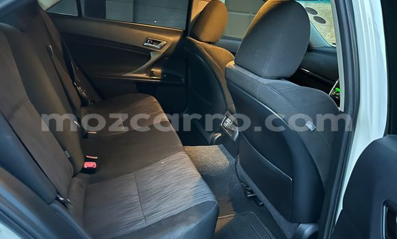 Tenga Tsaru Toyota Mark X Chena Mota in Maputo in Maputo Tenga Tsaru Toyota Mark X Chena Mota in Maputo in Maputo