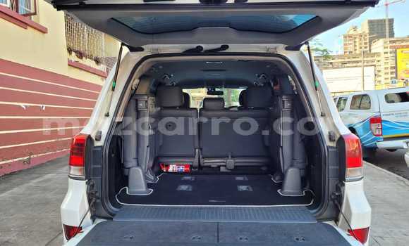 Nunua Ilio tumika Toyota Land Cruiser Nyeupe Gari ndani ya Maputo nchini Maputo Nunua Ilio tumika Toyota Land Cruiser Nyeupe Gari ndani ya Maputo nchini Maputo