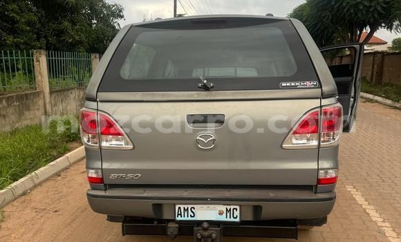 Nunua Ilio tumika Mazda BT-50 Fedha Gari ndani ya Maputo nchini Maputo Nunua Ilio tumika Mazda BT-50 Fedha Gari ndani ya Maputo nchini Maputo