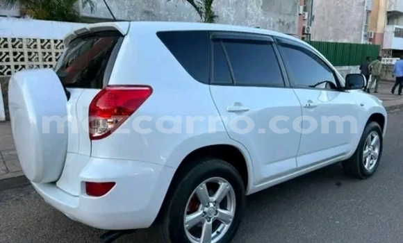 Comprar Usado Toyota RAV4 Branco Carro em Maputo em Maputo