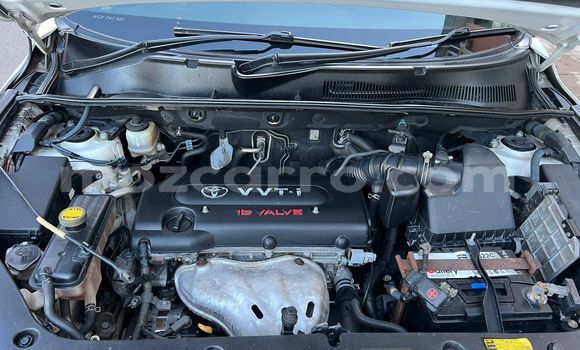 Nunua Ilio tumika Toyota RAV4 Nyeupe Gari ndani ya Maputo nchini Maputo Nunua Ilio tumika Toyota RAV4 Nyeupe Gari ndani ya Maputo nchini Maputo