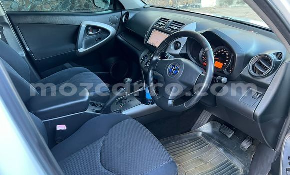 Nunua Ilio tumika Toyota RAV4 Nyeupe Gari ndani ya Maputo nchini Maputo Nunua Ilio tumika Toyota RAV4 Nyeupe Gari ndani ya Maputo nchini Maputo