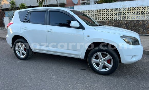 Nunua Ilio tumika Toyota RAV4 Nyeupe Gari ndani ya Maputo nchini Maputo Nunua Ilio tumika Toyota RAV4 Nyeupe Gari ndani ya Maputo nchini Maputo