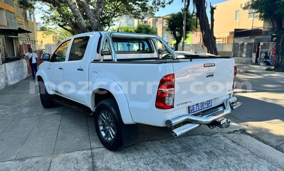 Nunua Ilio tumika Toyota Hilux Nyeupe Gari ndani ya Maputo nchini Maputo Nunua Ilio tumika Toyota Hilux Nyeupe Gari ndani ya Maputo nchini Maputo