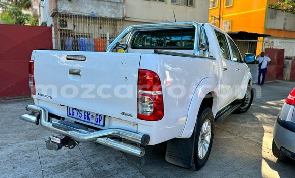 Nunua Ilio tumika Toyota Hilux Nyeupe Gari ndani ya Maputo nchini Maputo Nunua Ilio tumika Toyota Hilux Nyeupe Gari ndani ya Maputo nchini Maputo