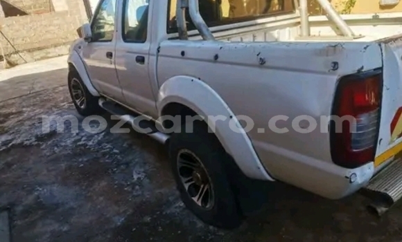 Buy Used Nissan Hardbody White Car in Maputo in Maputo Buy Used Nissan Hardbody White Car in Maputo in Maputo