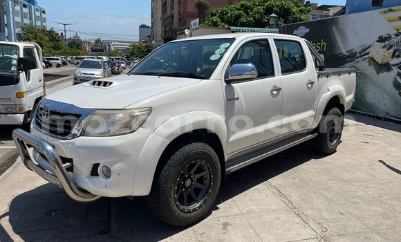 Buy Used Toyota Hilux White Car in Maputo in Maputo Buy Used Toyota Hilux White Car in Maputo in Maputo
