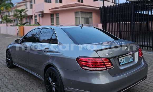 Nunua Ilio tumika Mercedes‒Benz E-klasse Nyingine Gari ndani ya Maputo nchini Maputo Nunua Ilio tumika Mercedes‒Benz E-klasse Nyingine Gari ndani ya Maputo nchini Maputo
