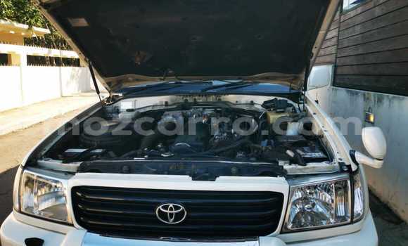 Buy Used Toyota Land Cruiser White Car in Maputo in Maputo Buy Used Toyota Land Cruiser White Car in Maputo in Maputo