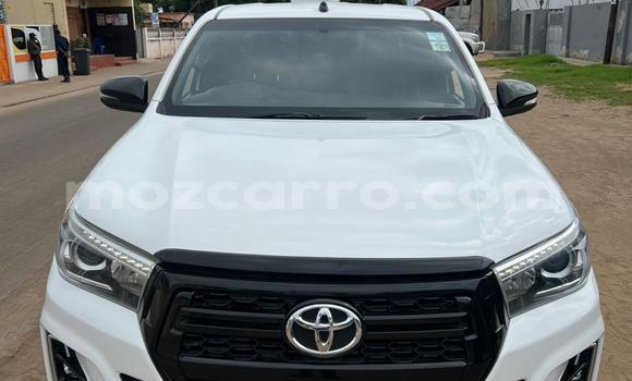 Comprar Usado Toyota Hiluxe Revo Branco Carro em Maputo em Maputo Comprar Usado Toyota Hiluxe Revo Branco Carro em Maputo em Maputo