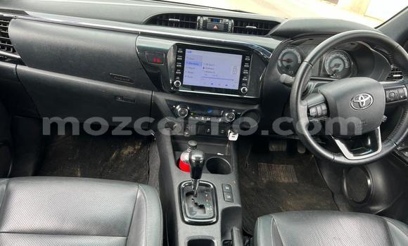 Comprar Usado Toyota Hiluxe Revo Branco Carro em Maputo em Maputo Comprar Usado Toyota Hiluxe Revo Branco Carro em Maputo em Maputo