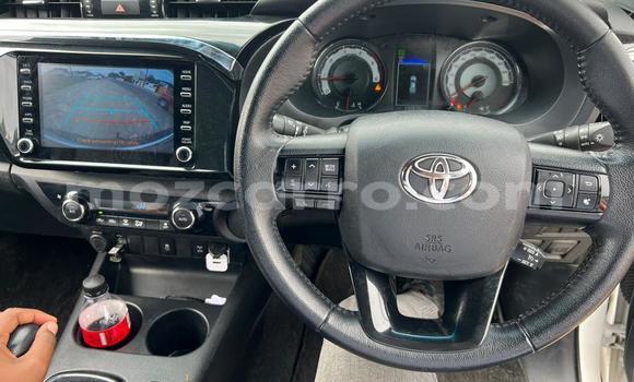 Comprar Usado Toyota Hiluxe Revo Branco Carro em Maputo em Maputo Comprar Usado Toyota Hiluxe Revo Branco Carro em Maputo em Maputo