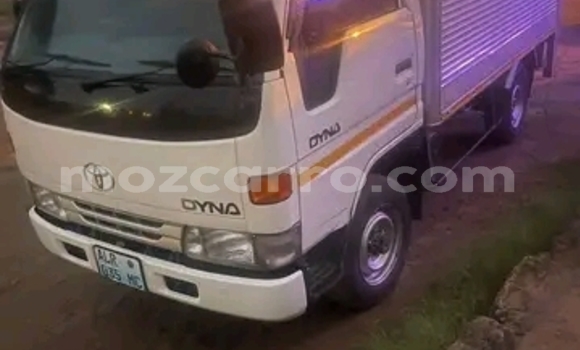Nunua Ilio tumika Toyota Dyna Nyeupe Gari ndani ya Maputo nchini Maputo