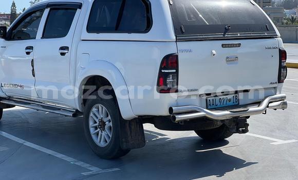 Comprar Usado Toyota Hilux Branco Carro em Maputo em Maputo