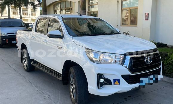 Buy Used Toyota Hiluxe Revo White Car in Maputo in Maputo Buy Used Toyota Hiluxe Revo White Car in Maputo in Maputo