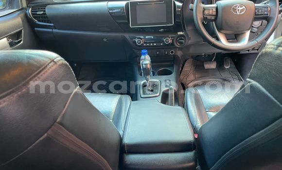 Buy Used Toyota Hiluxe Revo White Car in Maputo in Maputo Buy Used Toyota Hiluxe Revo White Car in Maputo in Maputo