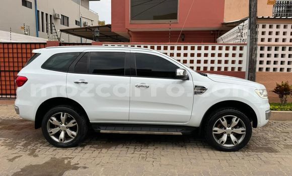 Buy Used Ford Everest White Car in Maputo in Maputo