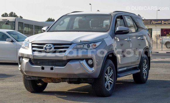 Comprar Importar Toyota Fortuner De outros Carro em Import - Dubai em Cabo Delgado Comprar Importar Toyota Fortuner De outros Carro em Import - Dubai em Cabo Delgado
