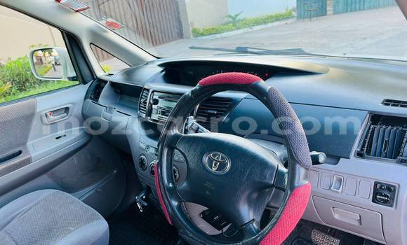 Comprar Usado Toyota Voxy Branco Carro em Beira em Sofala Comprar Usado Toyota Voxy Branco Carro em Beira em Sofala