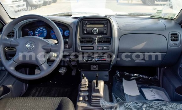 Comprar Importar Nissan NP 300 Branco Carro em Import - Dubai em Cabo Delgado Comprar Importar Nissan NP 300 Branco Carro em Import - Dubai em Cabo Delgado