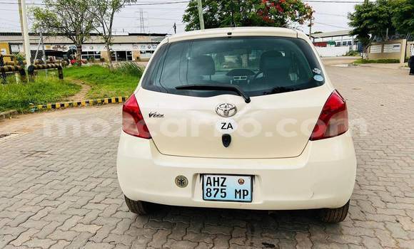 Comprar Usado Toyota Vitz Branco Carro em Bela Vista em Maputo Comprar Usado Toyota Vitz Branco Carro em Bela Vista em Maputo