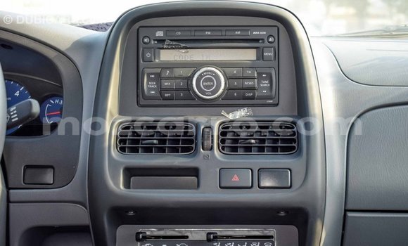 Comprar Importar Nissan NP 300 Branco Carro em Import - Dubai em Cabo Delgado Comprar Importar Nissan NP 300 Branco Carro em Import - Dubai em Cabo Delgado