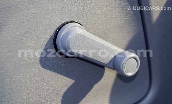 Comprar Importar Nissan NP 300 Branco Carro em Import - Dubai em Cabo Delgado Comprar Importar Nissan NP 300 Branco Carro em Import - Dubai em Cabo Delgado