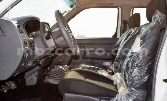 Comprar Importar Nissan NP 300 Branco Carro em Import - Dubai em Cabo Delgado Comprar Importar Nissan NP 300 Branco Carro em Import - Dubai em Cabo Delgado