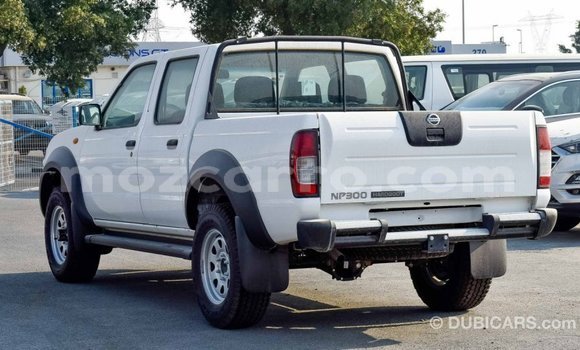 Comprar Importar Nissan NP 300 Branco Carro em Import - Dubai em Cabo Delgado Comprar Importar Nissan NP 300 Branco Carro em Import - Dubai em Cabo Delgado